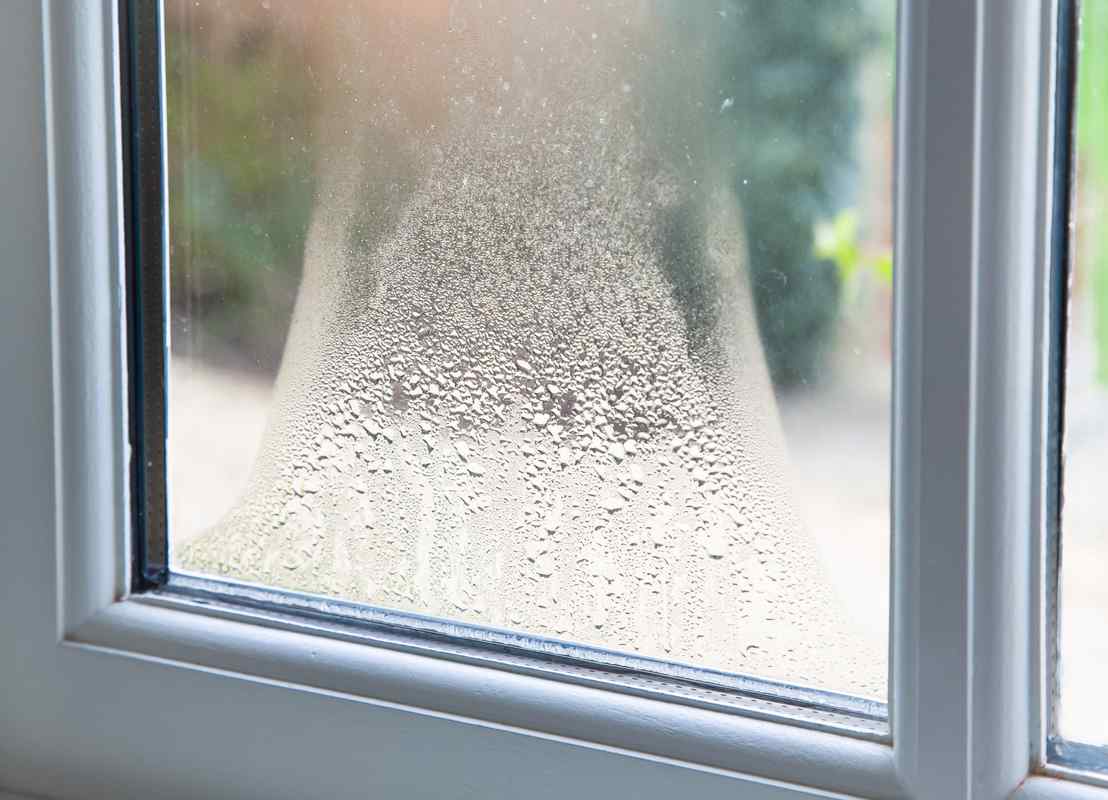 Condensation between panes